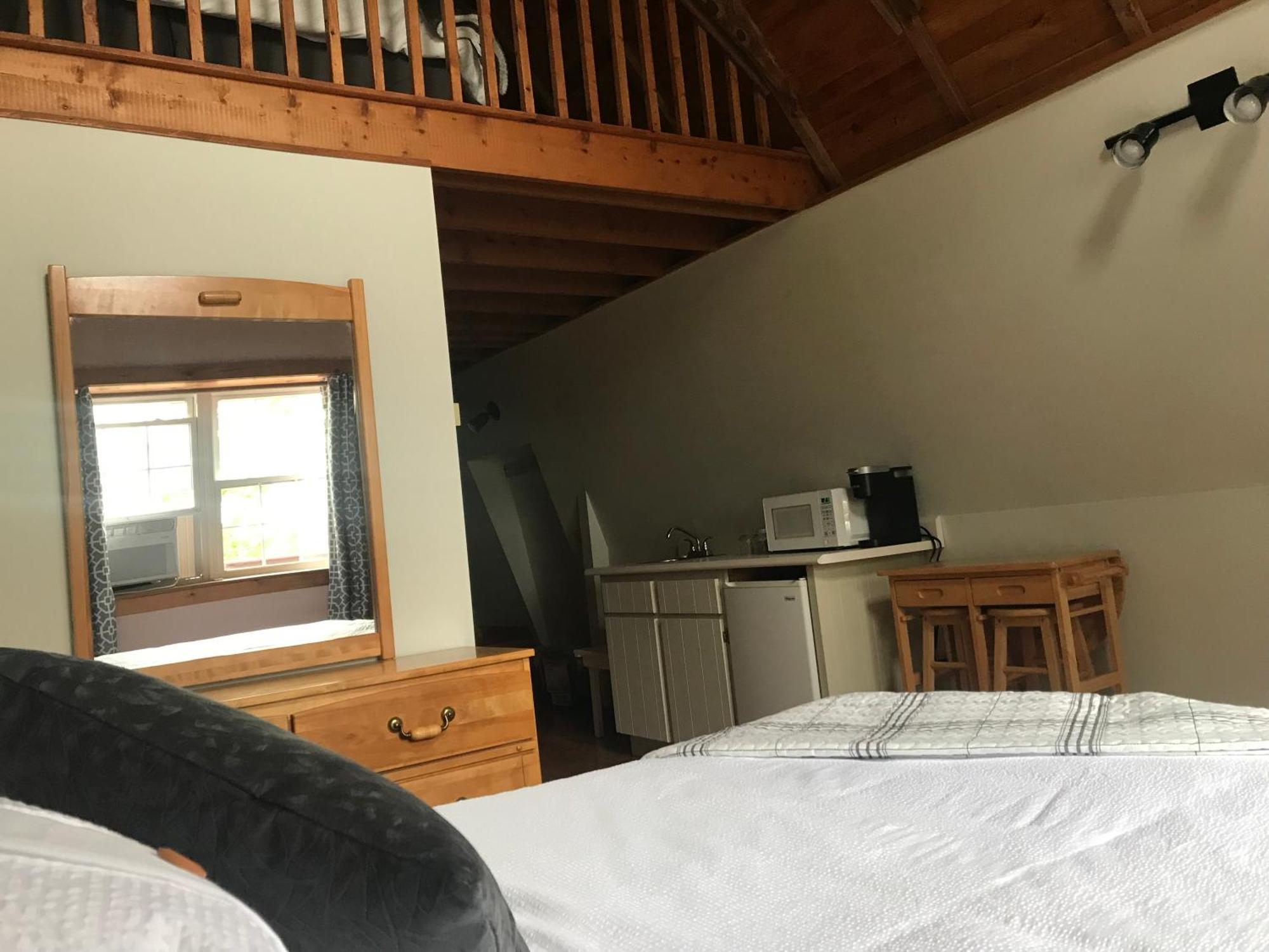 A Country Home Inn The City 夏洛特敦 外观 照片