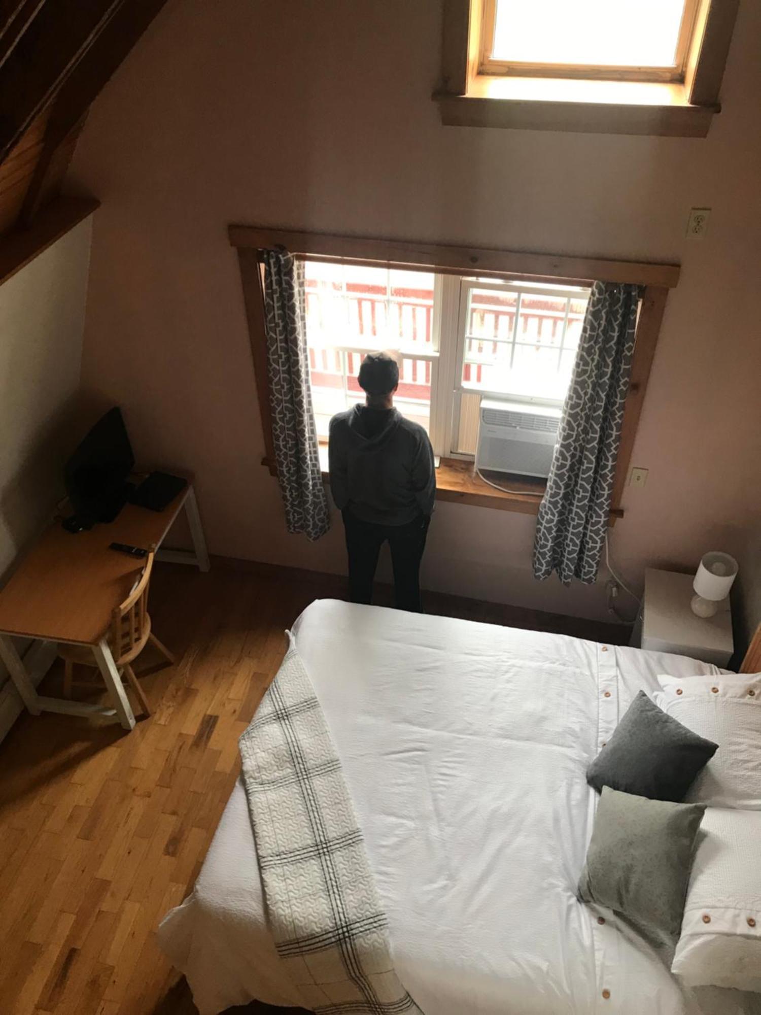 A Country Home Inn The City 夏洛特敦 外观 照片