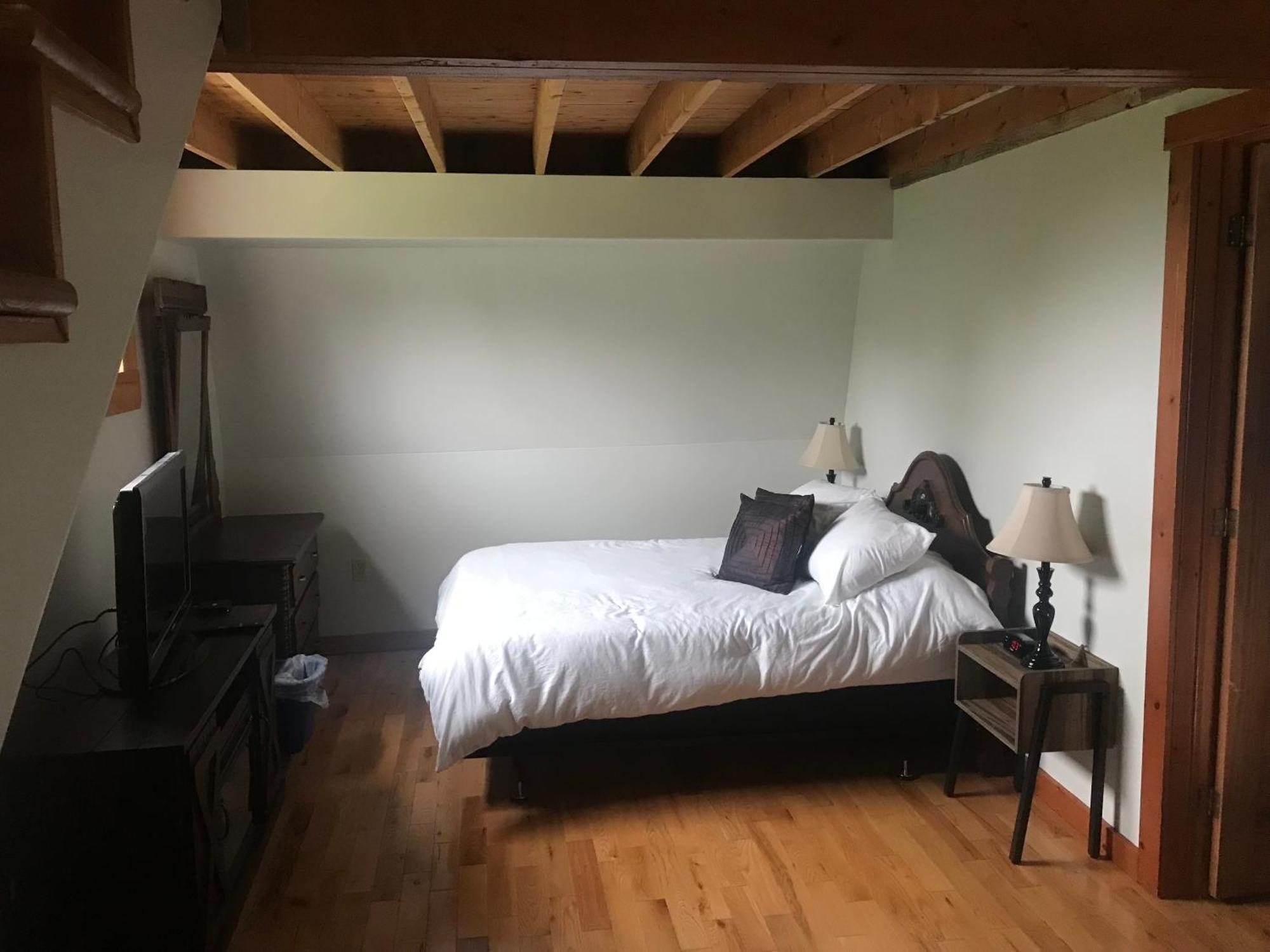 A Country Home Inn The City 夏洛特敦 外观 照片