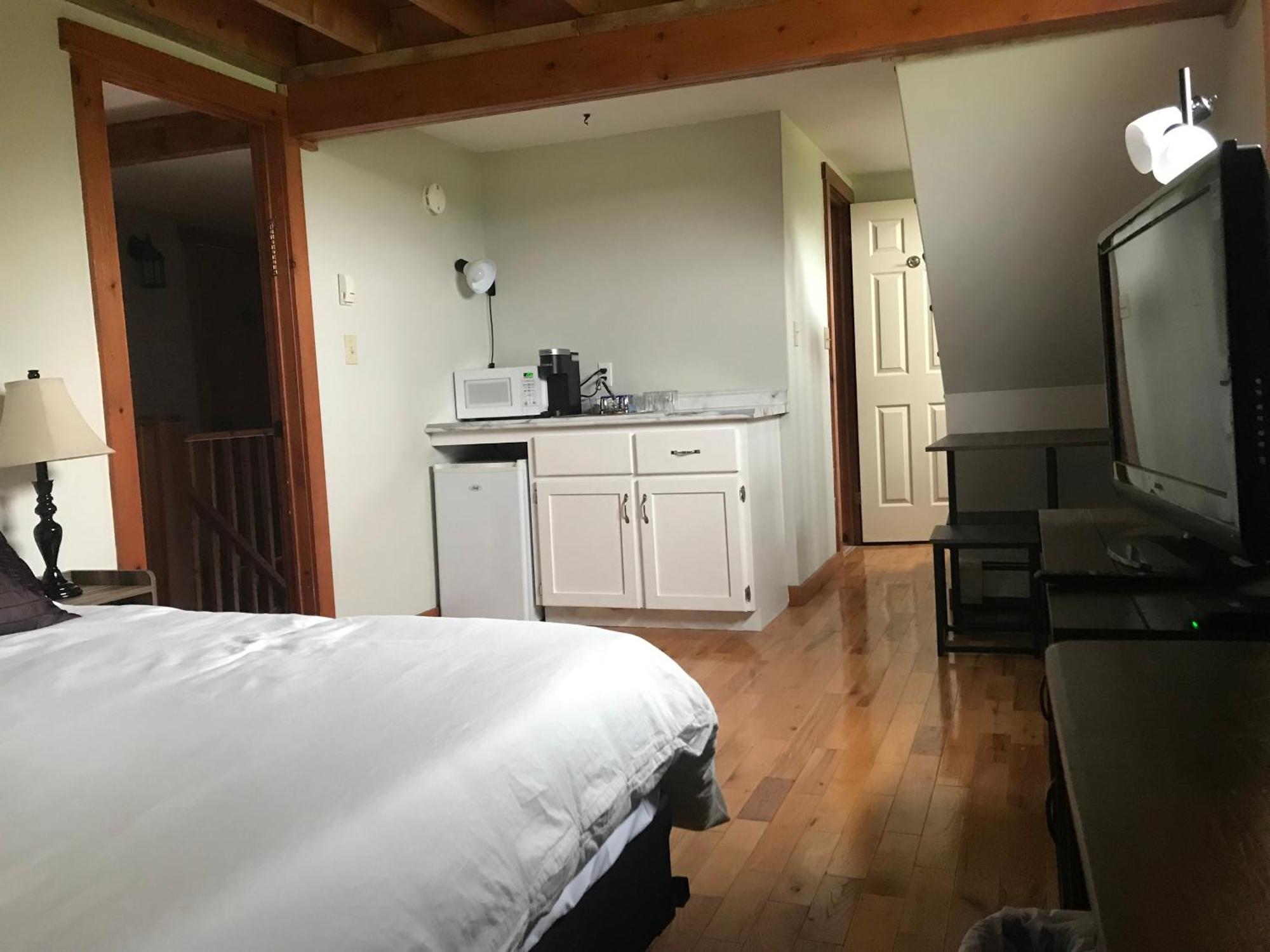 A Country Home Inn The City 夏洛特敦 外观 照片