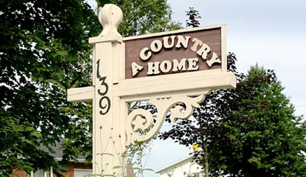 A Country Home Inn The City 夏洛特敦 客房 照片