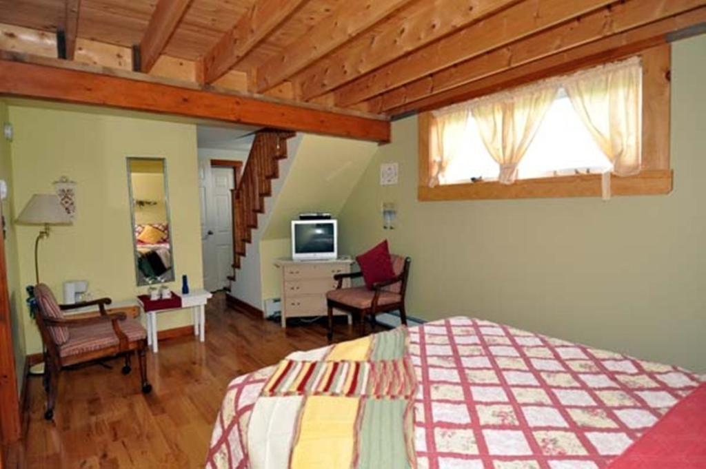 A Country Home Inn The City 夏洛特敦 客房 照片